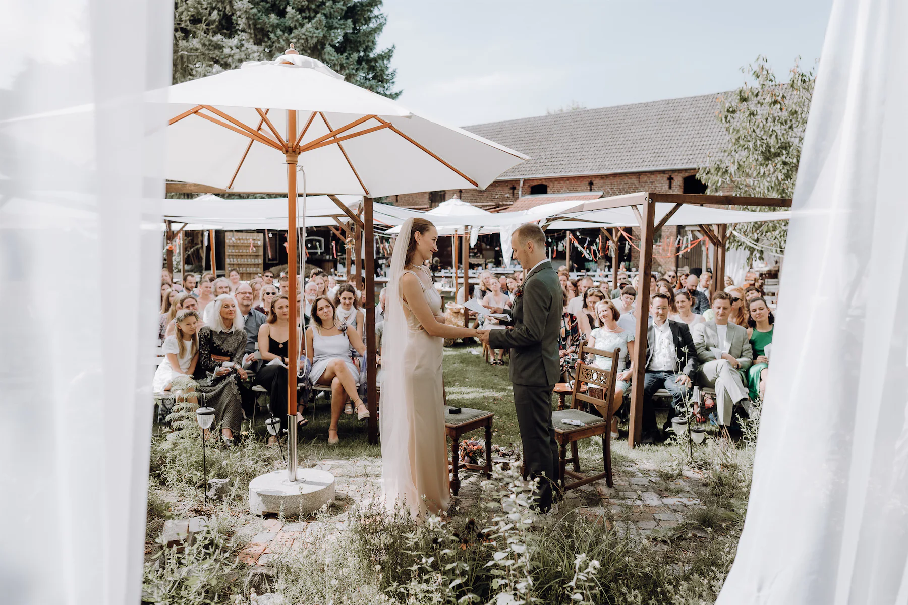 /storage/photos/HochzeitFesthofNirgendwo_101.webp